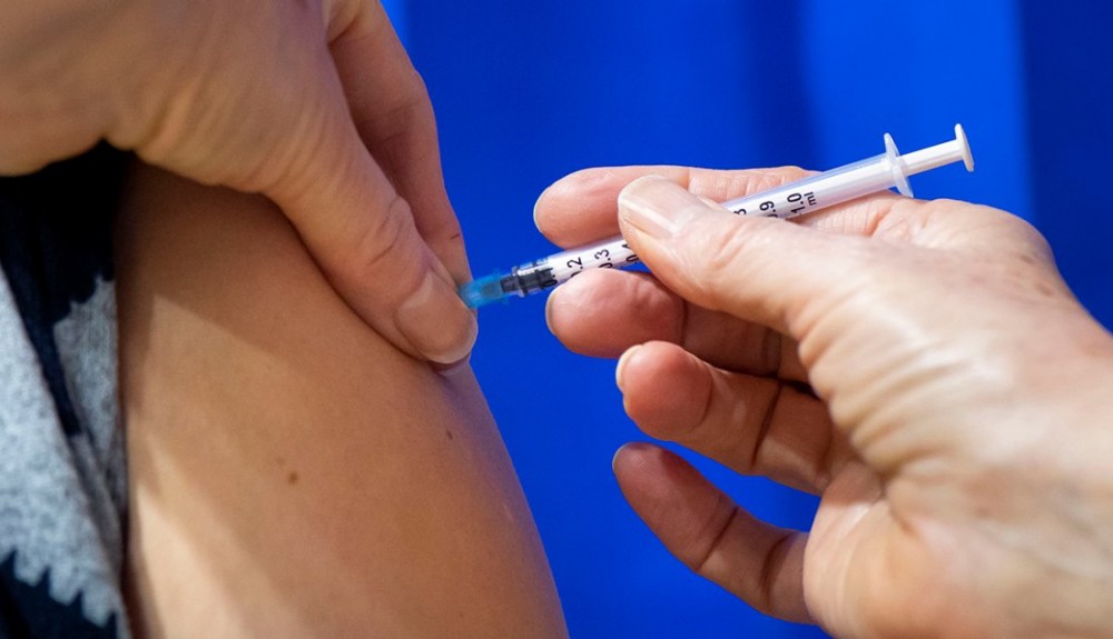 Se obține certificatul de vaccinare prin corupere sau nu? Reacția Ministerului Sănătății